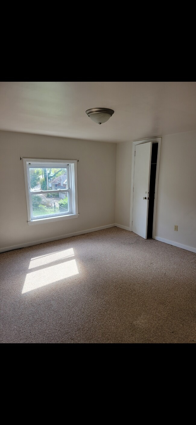 112 Underwood Ave in Greensburg, PA - Building Photo - Building Photo