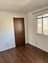 10 Creston Arms Ct in Belleville, IL - Building Photo