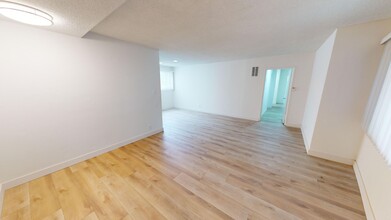 337 N. Palm Drive in Beverly Hills, CA - Building Photo - Interior Photo