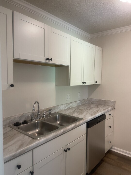 502 Mystic Dr in Greensboro, NC - Building Photo