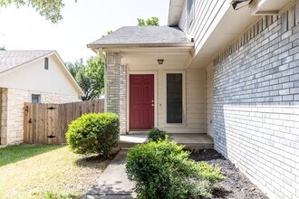 2016 Buckley Ln in Round Rock, TX - Building Photo - Building Photo