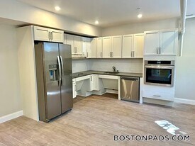 2 Ayr Rd, Unit C in Boston, MA - Building Photo