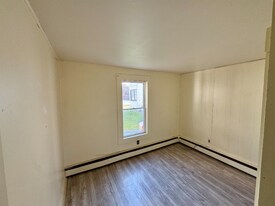 325 Main St in Lyndon, VT - Building Photo