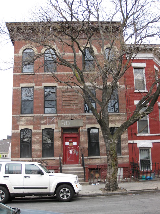 509 Chauncey St in Brooklyn, NY - Foto de edificio