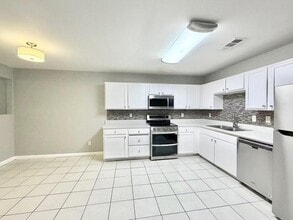 4340 Forest Point Dr in Garland, TX - Building Photo - Building Photo