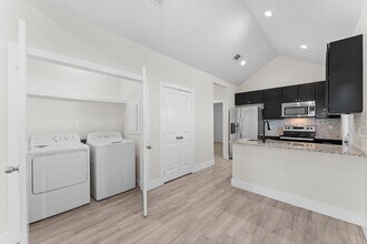 846 Omeara in Montgomery, TX - Building Photo - Building Photo