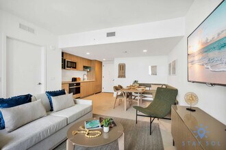 601 NE 1st Ave in Miami, FL - Building Photo - Building Photo