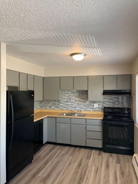 3945 Stonedike Dr, Unit A in Colorado Springs, CO - Building Photo