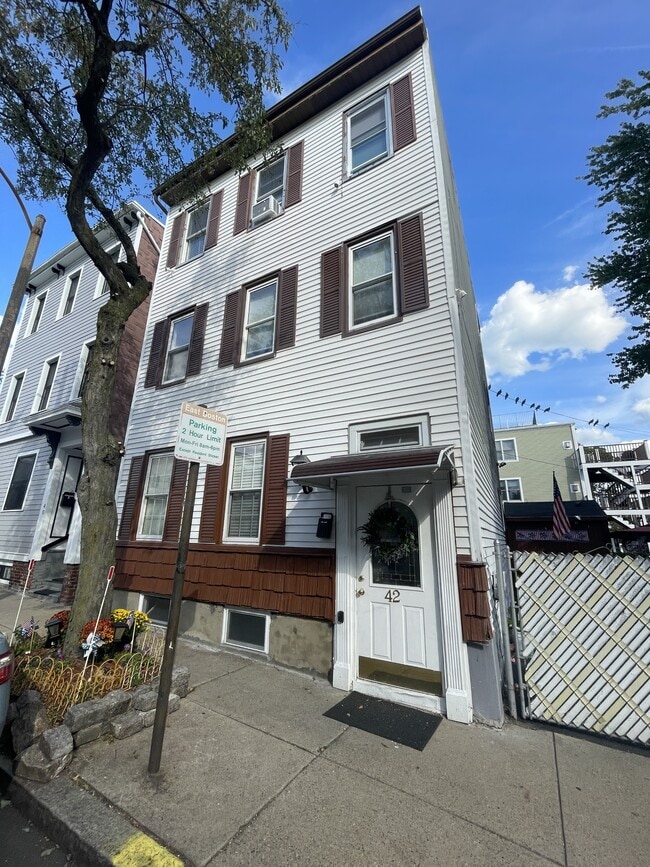 property at 42 Jeffries St