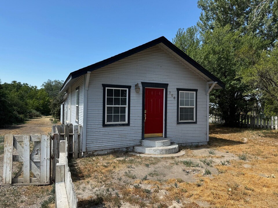 708 Washington St S in Twin Falls, ID - Building Photo