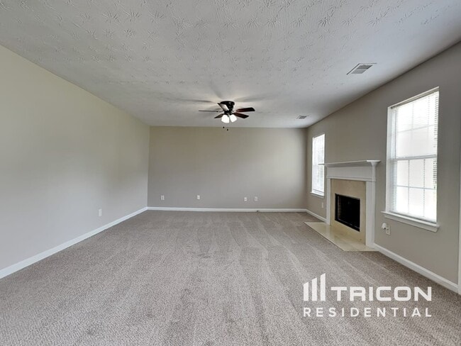 3755 Renfroe Ave in Douglasville, GA - Foto de edificio - Building Photo