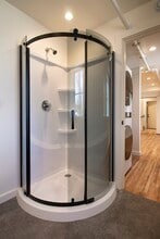 79 N Main St, Unit E in Lancaster, NH - Foto de edificio - Building Photo