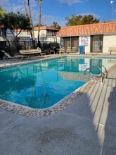 925 Willow Tree Dr in Las Vegas, NV - Building Photo - Building Photo