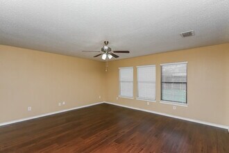 5216 Dillon Cir in Haltom City, TX - Building Photo - Building Photo