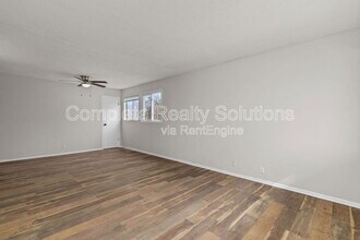 205 Dundee Cir in St. Louis, MO - Building Photo - Building Photo