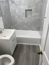 2215 Humanity St in New Orleans, LA - Building Photo - Building Photo