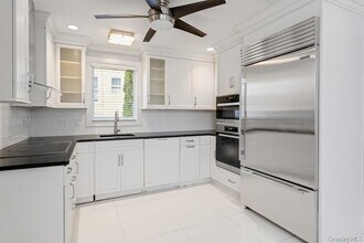 155 White Rd in Scarsdale, NY - Building Photo - Building Photo