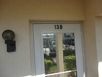 220 Santa Maria St in Venice, FL - Foto de edificio - Building Photo