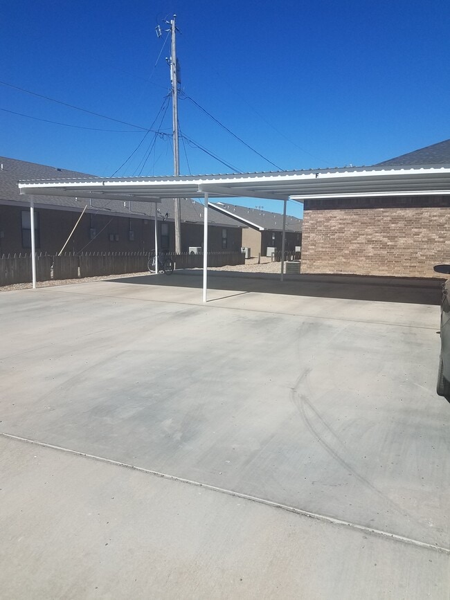 1618 S Ave G Ave, Unit # A in Portales, NM - Building Photo - Building Photo