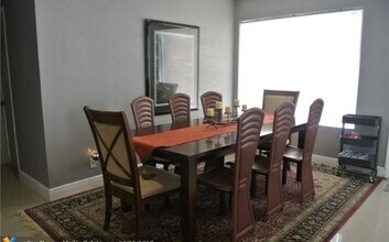 1308 SE 1st Terrace in Deerfield Beach, FL - Building Photo - Building Photo