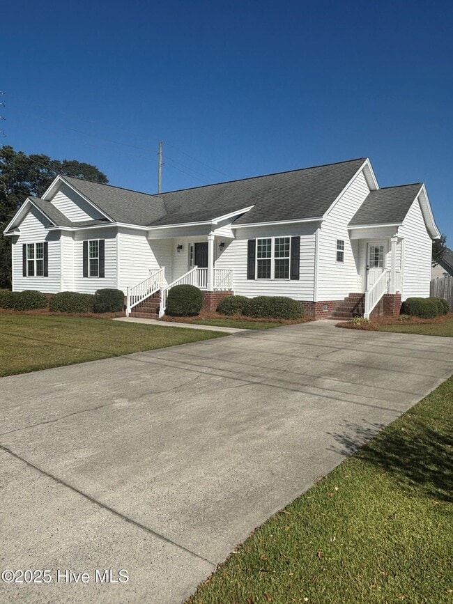 2585 Forbes Ave in Winterville, NC - Building Photo - Building Photo