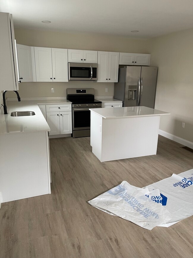 171 Dunnell Ave, Unit Annette in Pawtucket, RI - Building Photo - Building Photo