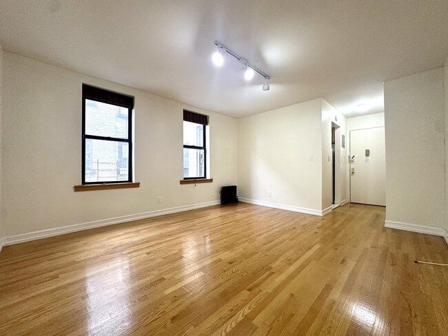 10 Adrian Ave in New York, NY - Building Photo - Building Photo
