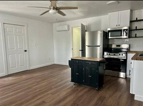 743 TX-62 in Buna, TX - Building Photo - Building Photo