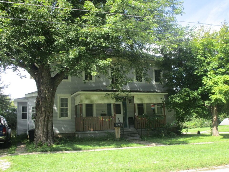 400 South 6th Street in Fairfield, IA - Building Photo