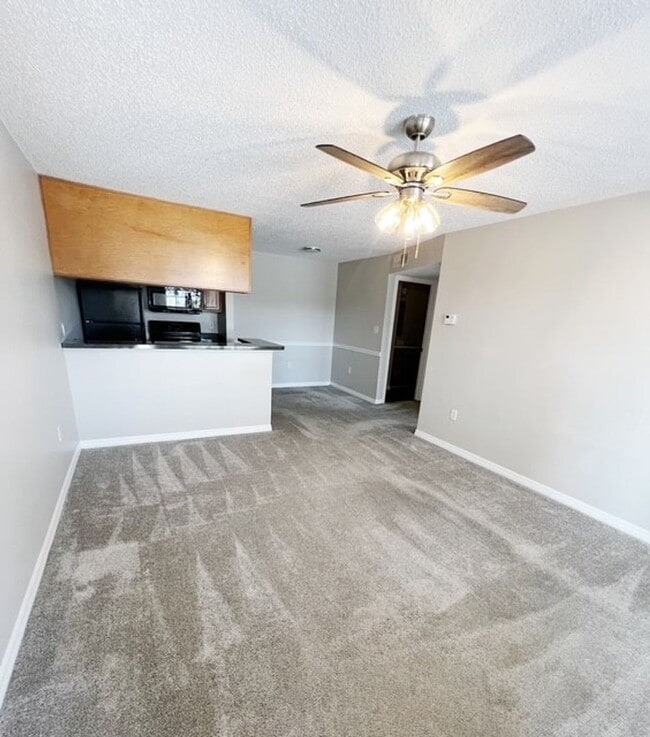 220 Lake Parsons Green in Brandon, FL - Building Photo - Building Photo
