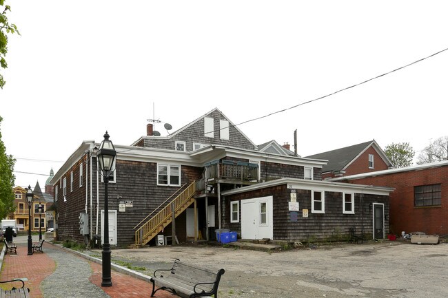 26 Child St in Warren, RI - Building Photo - Building Photo