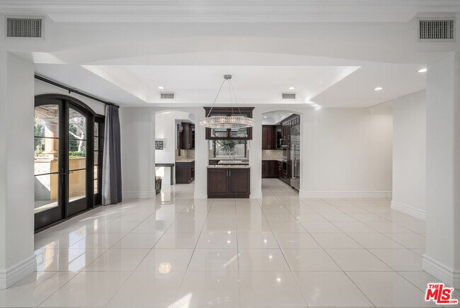 462 S Maple Dr-Unit -101A in Beverly Hills, CA - Building Photo - Building Photo