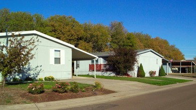 Forest Meadows in Philomath, OR - Building Photo - Building Photo