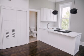 3559 N Ashland Ave, Unit M04B in Chicago, IL - Foto de edificio - Building Photo