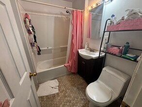 66 Egmont St, Unit 60-6 in Brookline, MA - Building Photo - Building Photo