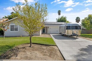 2832 N Central Ct in Visalia, CA - Building Photo