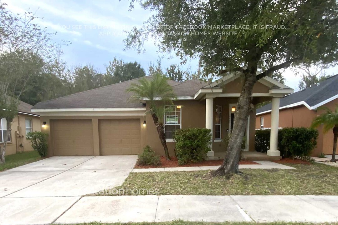 10465 Eastpark Woods Dr in Orlando, FL - Building Photo