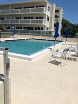 2565 S Ocean Blvd, Unit 302 in Palm Beach, FL - Building Photo