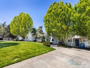 1483-1493 Salishan St SE in Salem, OR - Building Photo - Building Photo