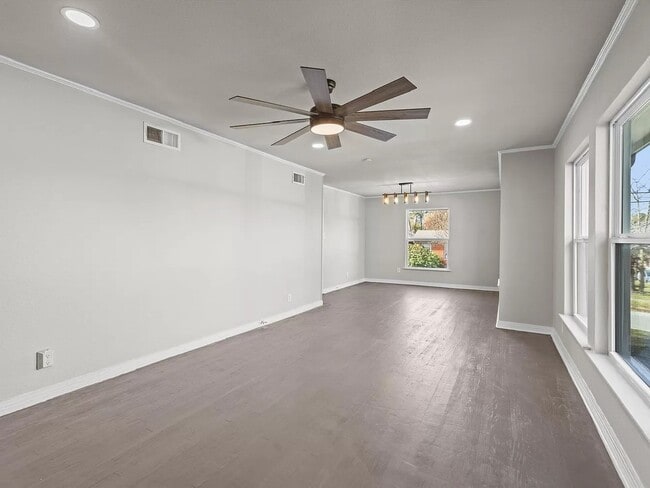 1330 Graham Dr in Tyler, TX - Building Photo - Building Photo