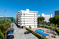 Longwood Towers in Bay Harbor Islands, FL - Foto de edificio - Building Photo