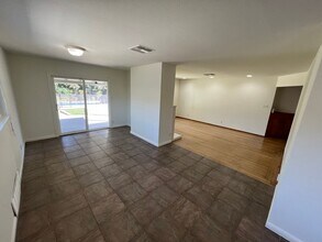 2855 La Colina Way in Carmichael, CA - Building Photo - Building Photo