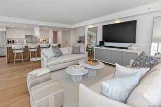 1710 Avenida Del Mundo in Coronado, CA - Building Photo - Building Photo