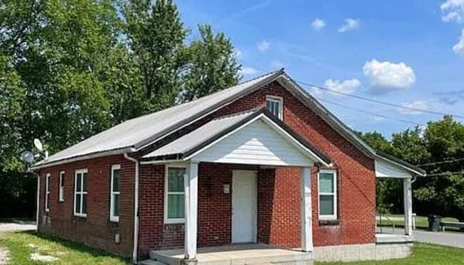 property at 234-236 W Winchester St