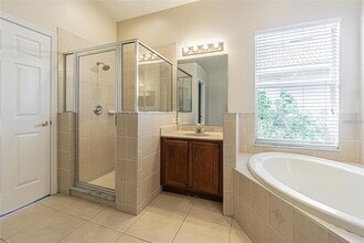 18004 Java Isle Dr in Tampa, FL - Building Photo - Building Photo