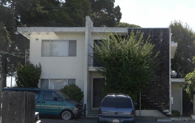 2760 Garden St in Oakland, CA - Foto de edificio - Building Photo