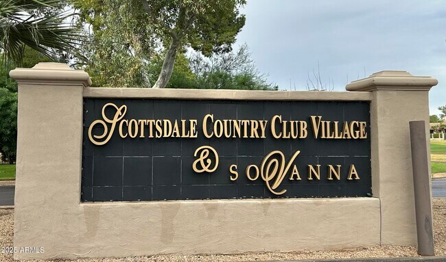 11000 N 77th Pl in Scottsdale, AZ - Building Photo - Building Photo