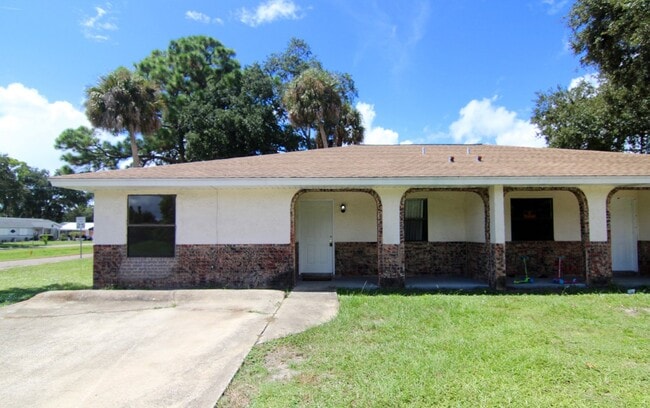 property at 2110 S Deleon Ave