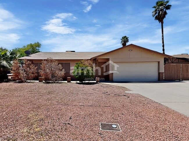 9509 W Echo Ln