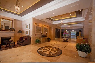 10520 Wilshire Blvd, Unit #1207 in Los Angeles, CA - Foto de edificio - Building Photo